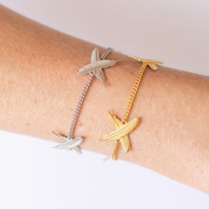 Boh Runga Feather Kisses Bracelet Gold Plate image number 1